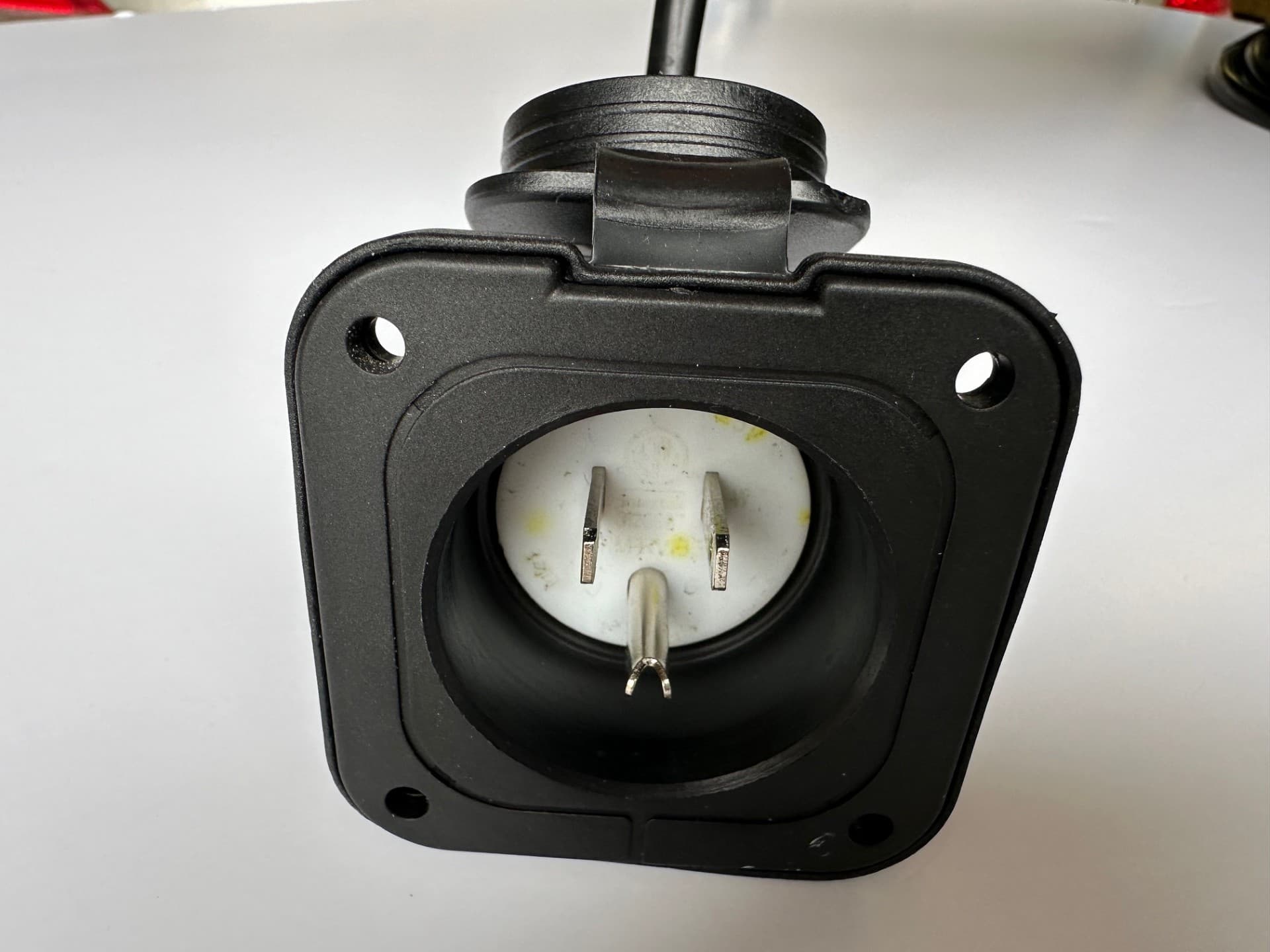 7102 Insta AC Power Port 1 (5).jpg