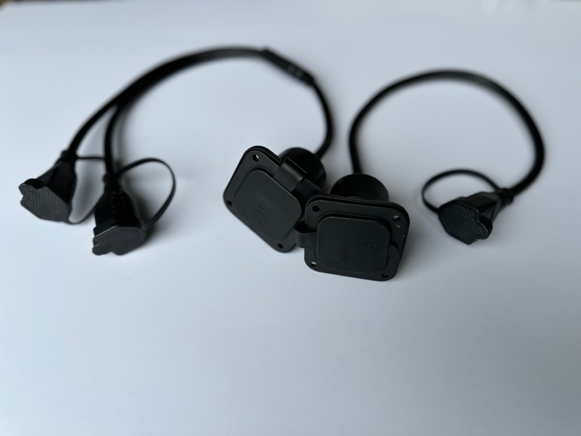 7102 Insta AC Power Port 1 (1).jpg